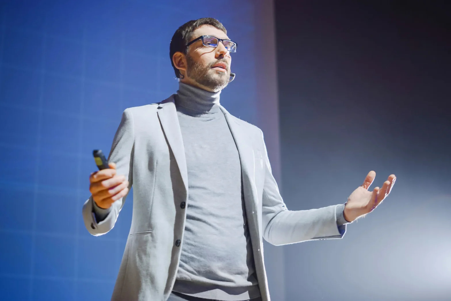 How to Become a Speaker at a Digital Transformation Conference